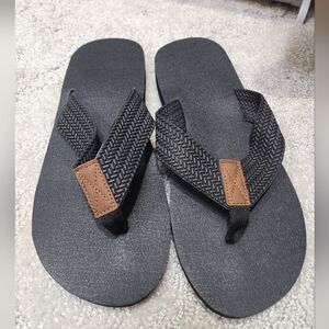 Men's Black Flip Flop Sandals with Brown Rubbet Strals